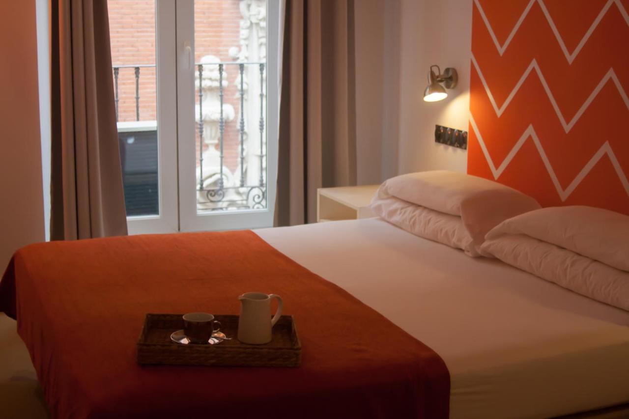 Hostal Santa Ana Colors Madrid Ngoại thất bức ảnh
