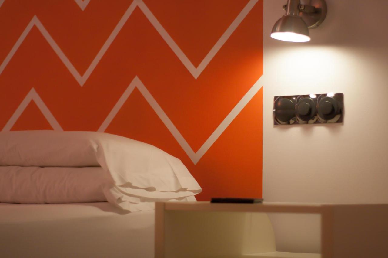 Hostal Santa Ana Colors Madrid Ngoại thất bức ảnh
