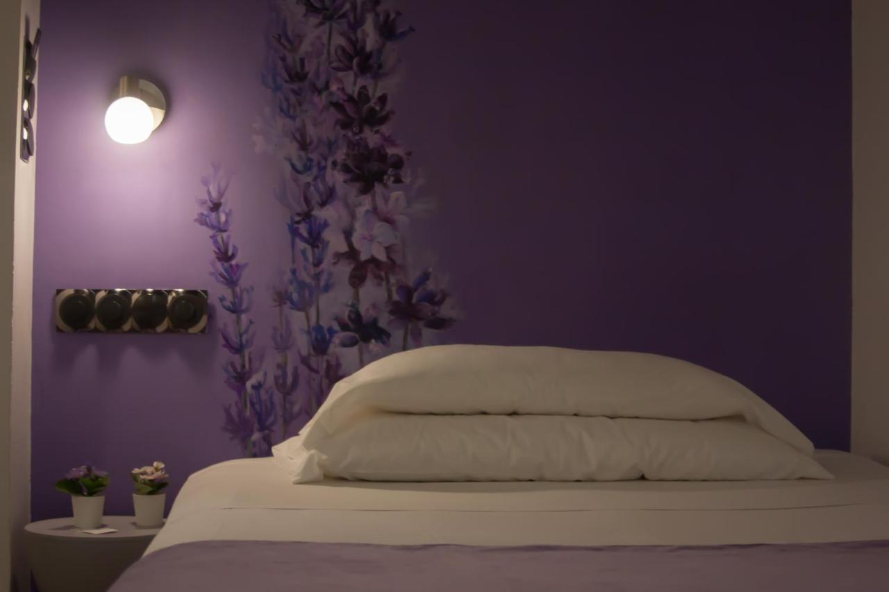 Hostal Santa Ana Colors Madrid Ngoại thất bức ảnh
