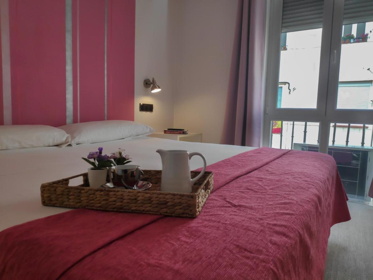 Hostal Santa Ana Colors Madrid Ngoại thất bức ảnh