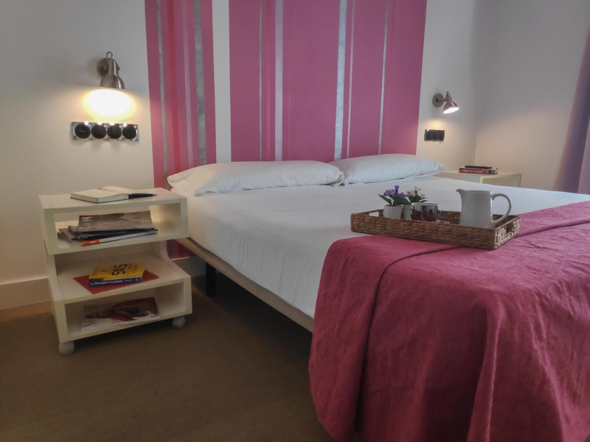 Hostal Santa Ana Colors Madrid Ngoại thất bức ảnh