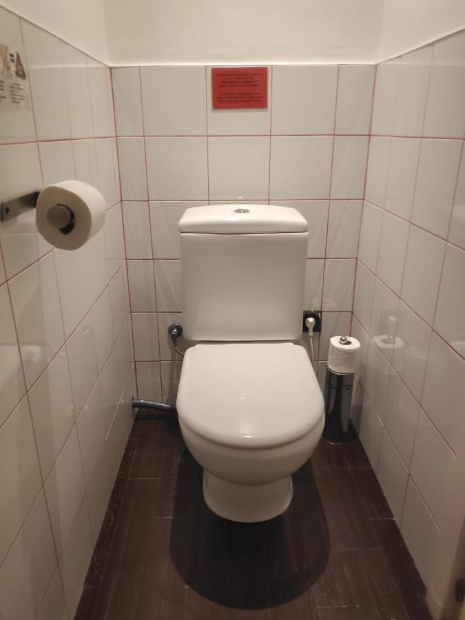 Hostal Santa Ana Colors Madrid Ngoại thất bức ảnh