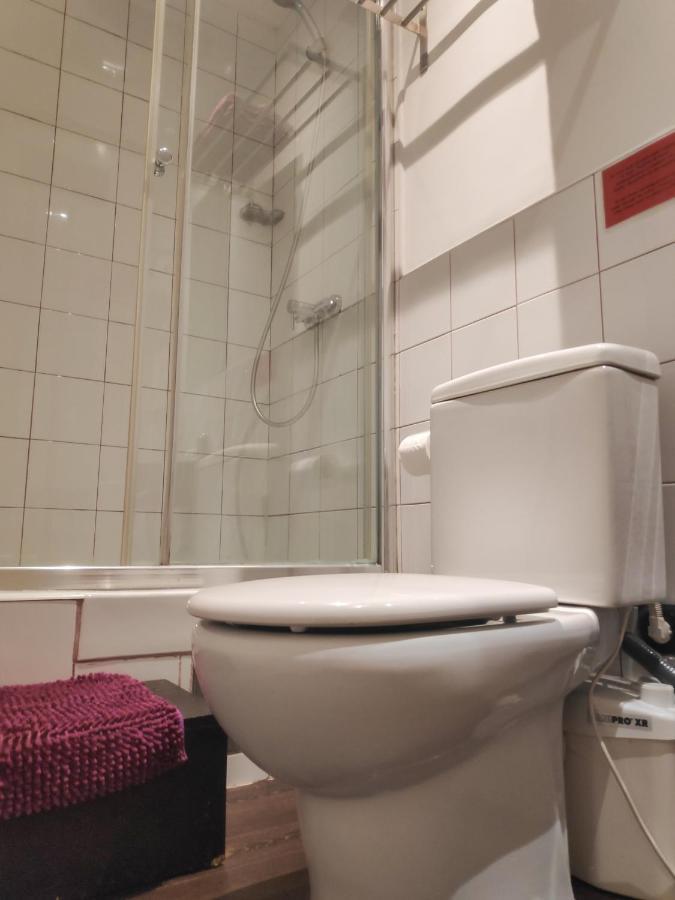Hostal Santa Ana Colors Madrid Ngoại thất bức ảnh