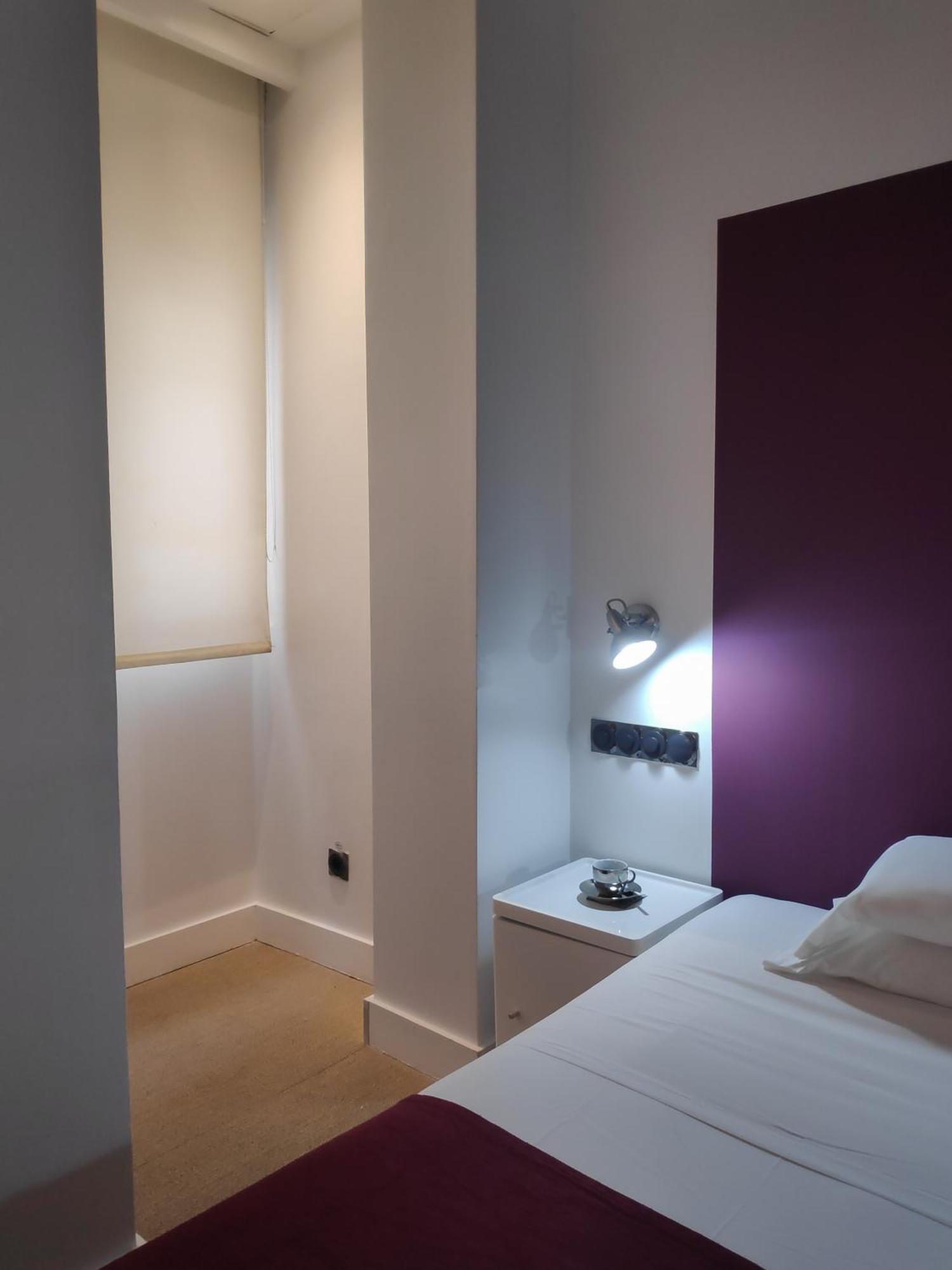 Hostal Santa Ana Colors Madrid Ngoại thất bức ảnh