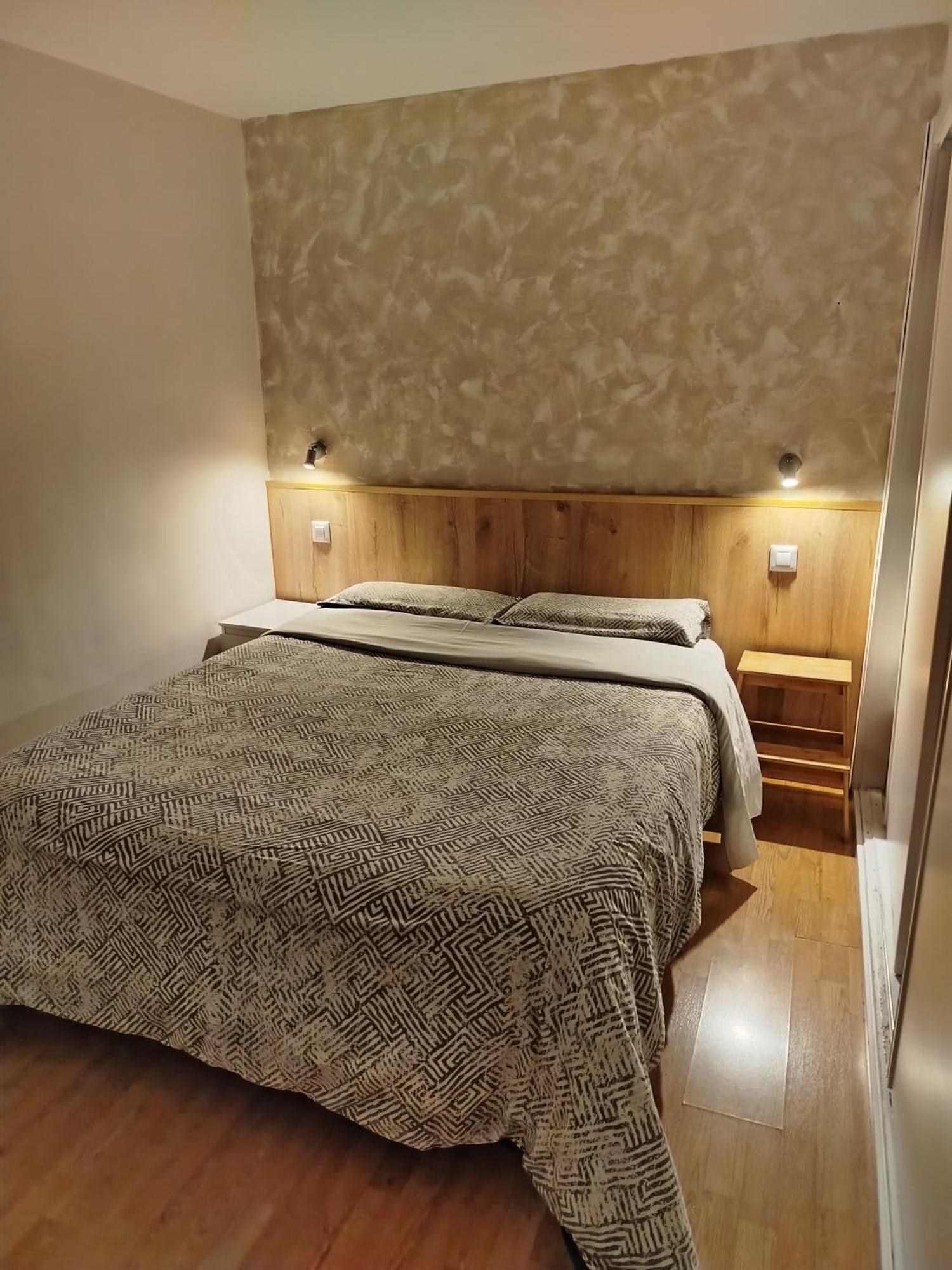 Hostal Santa Ana Colors Madrid Ngoại thất bức ảnh