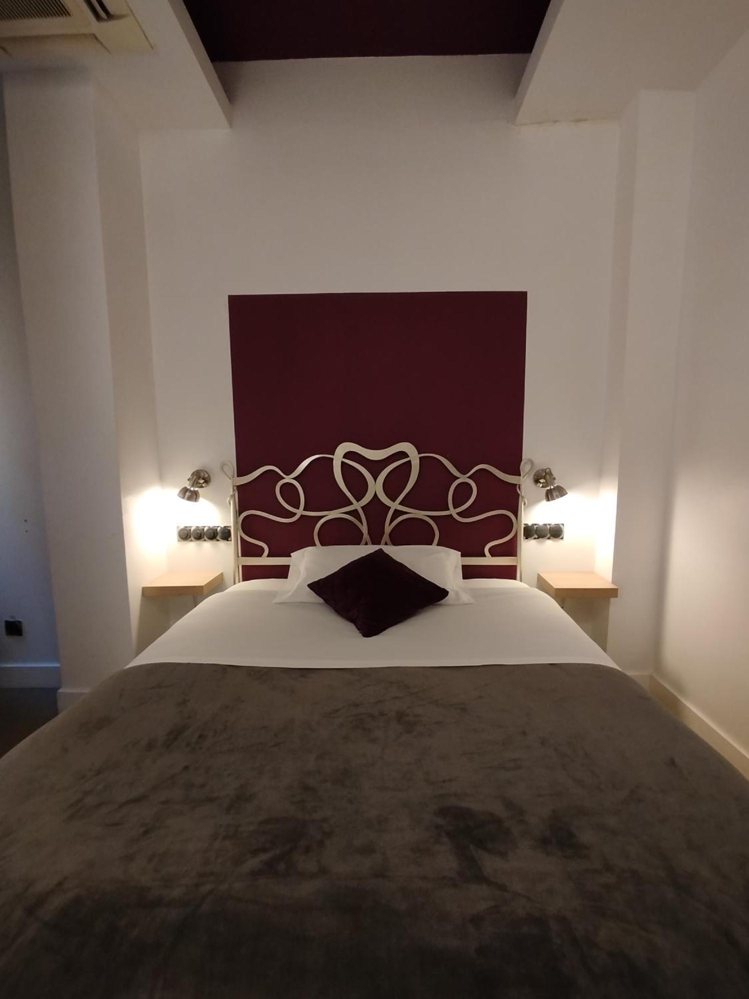 Hostal Santa Ana Colors Madrid Ngoại thất bức ảnh