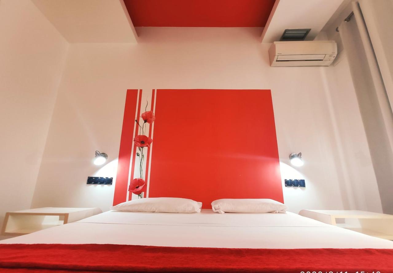 Hostal Santa Ana Colors Madrid Ngoại thất bức ảnh