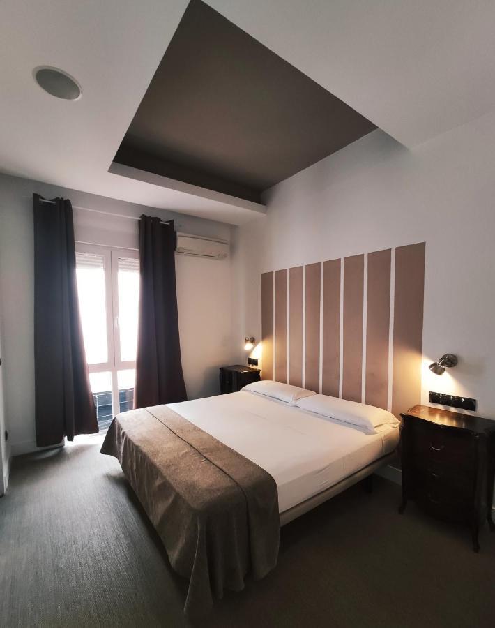 Hostal Santa Ana Colors Madrid Ngoại thất bức ảnh