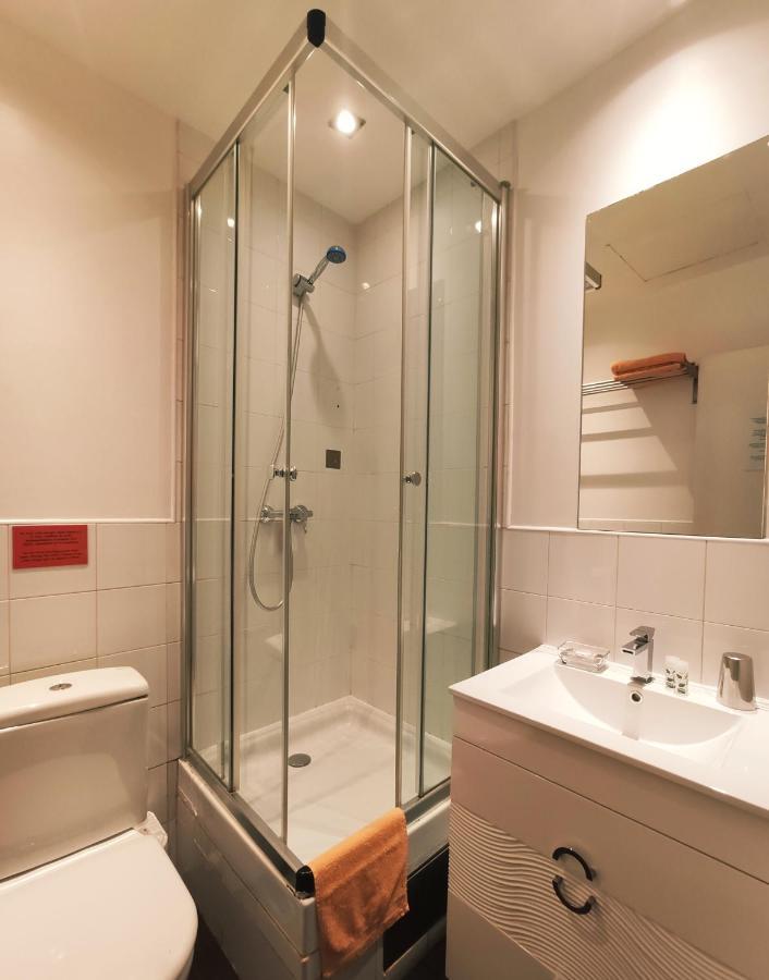 Hostal Santa Ana Colors Madrid Ngoại thất bức ảnh