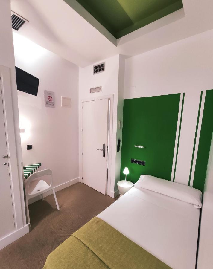 Hostal Santa Ana Colors Madrid Ngoại thất bức ảnh